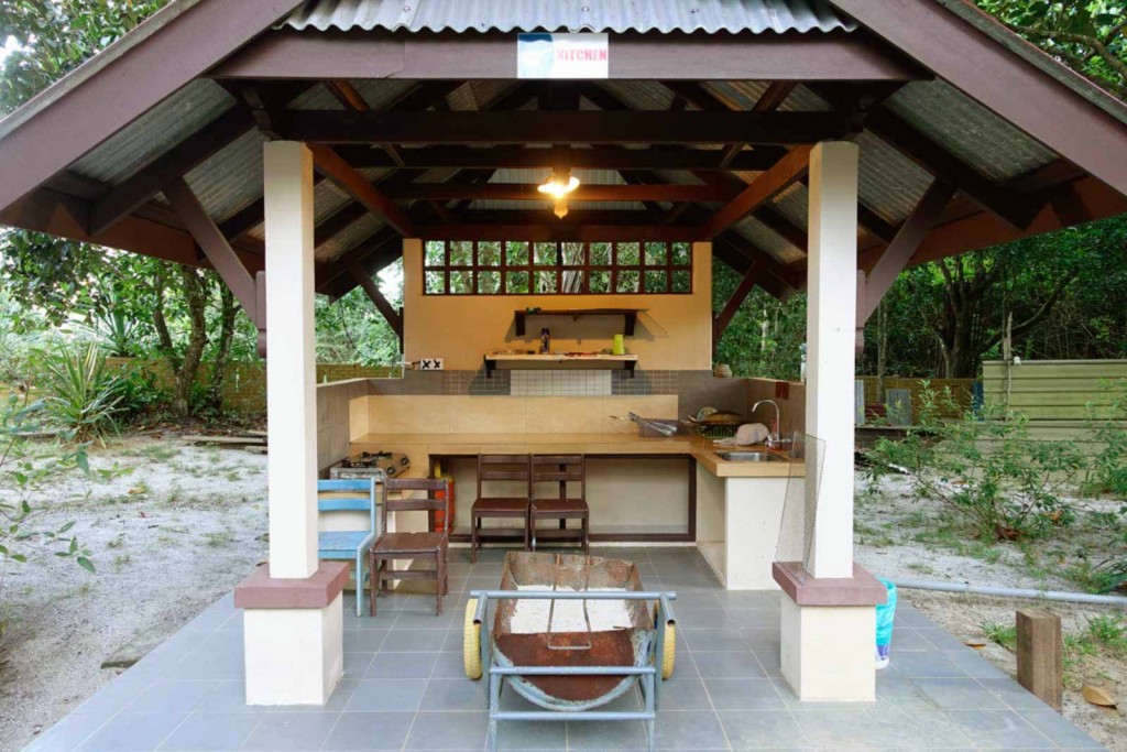 Küche im Pandan Laut Beach Resort