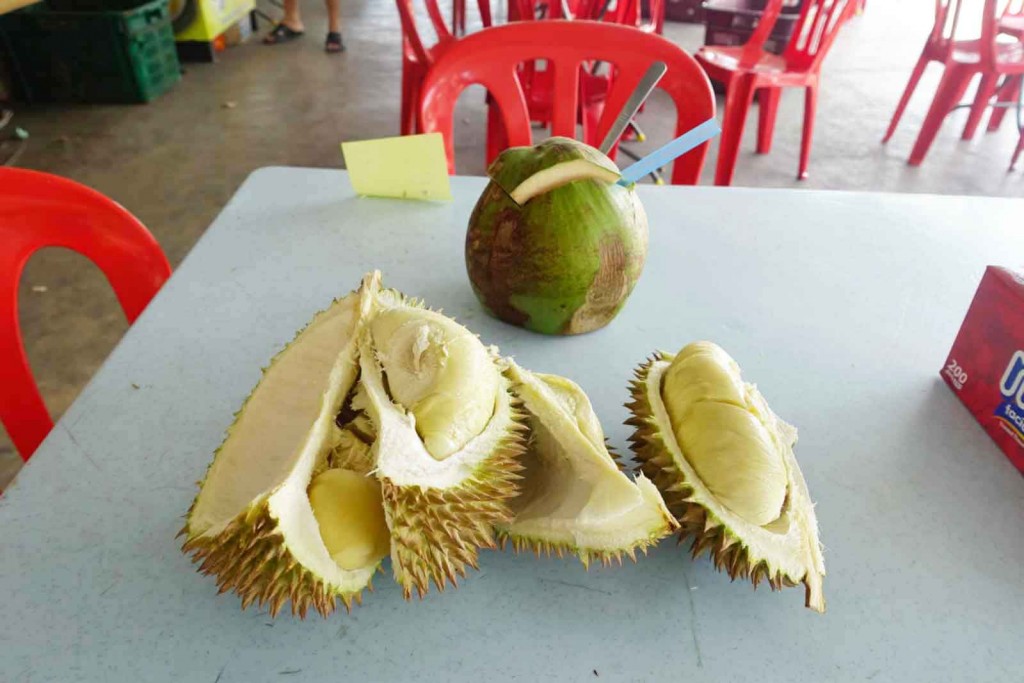 Durian mit Kokosnuss