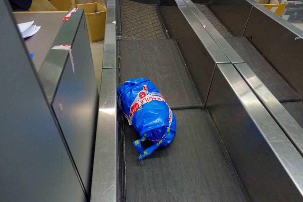IKEA-Tasche beim Check-in