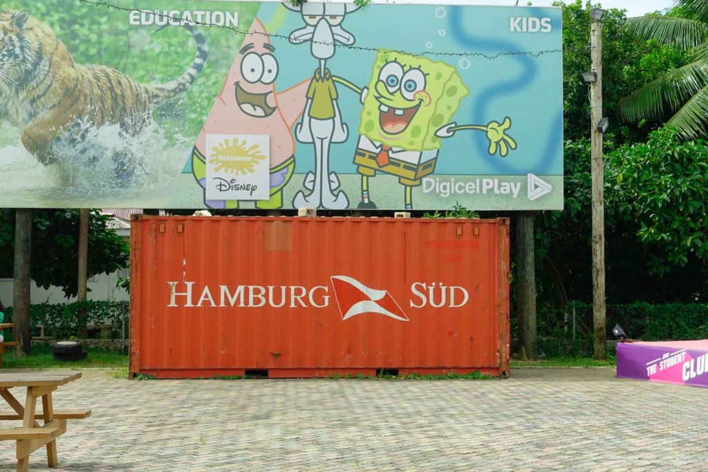 Schiffscontainer von Hamburg auf Tonga